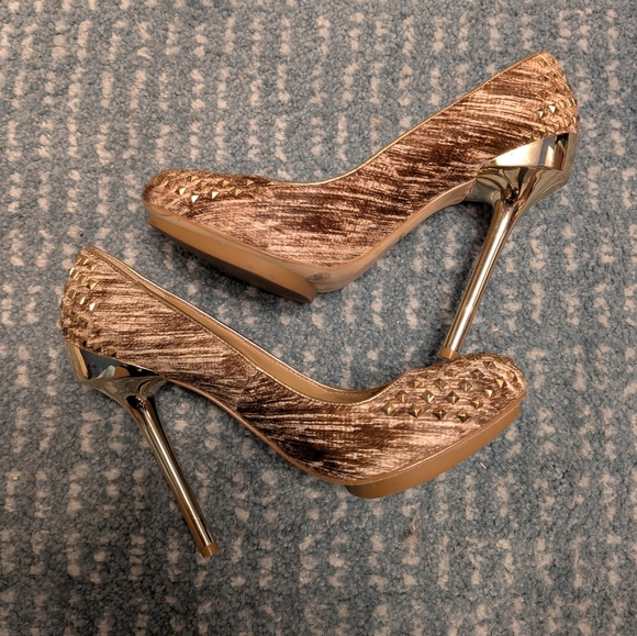BCBG MaxAzria Platform Heels - Picture 2 of 6